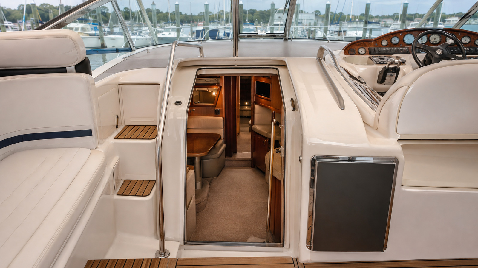 sea ray 440 express cruiser cabin entry 10