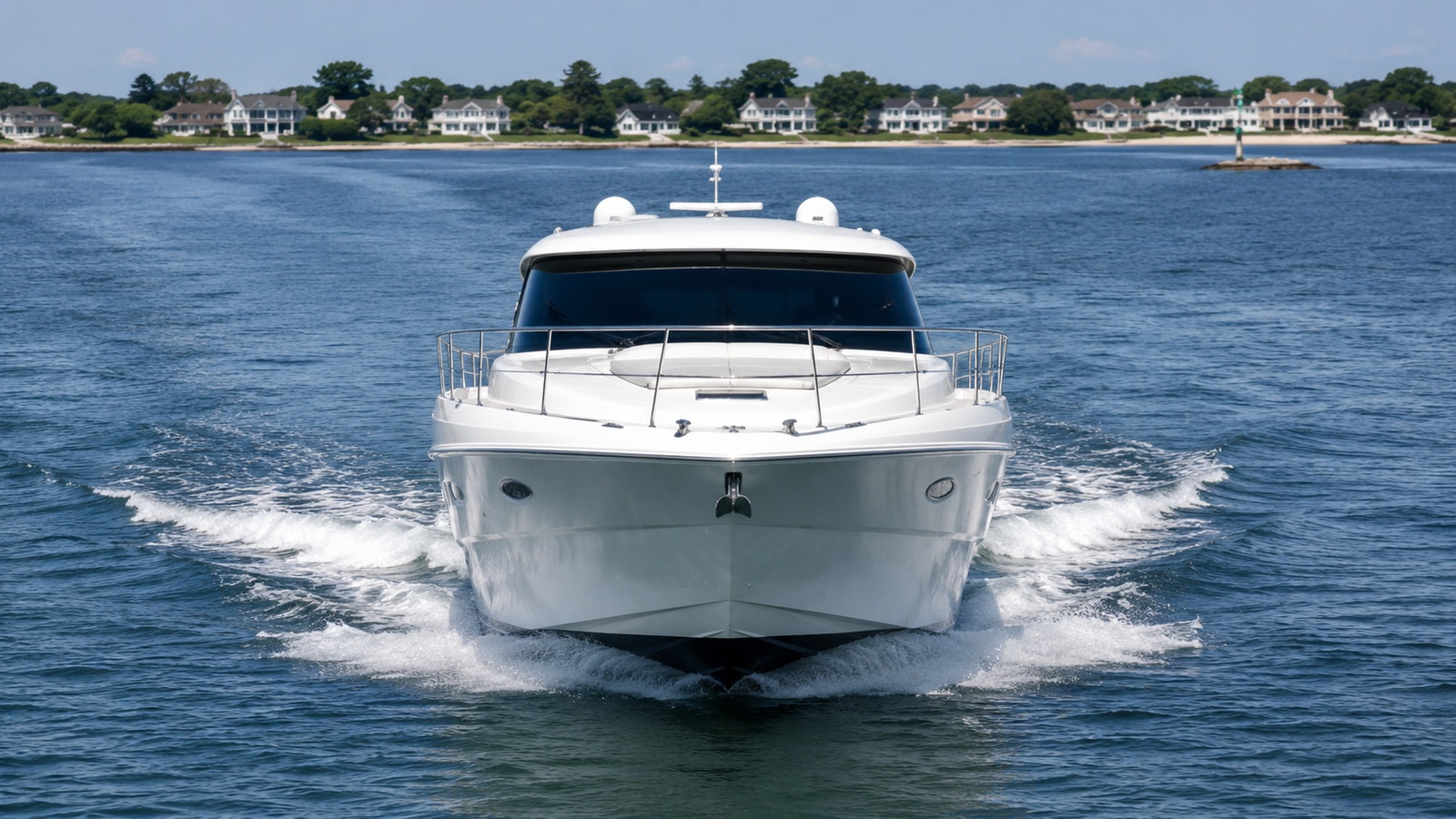 sea ray 440 sport yacht bow on cruising 05