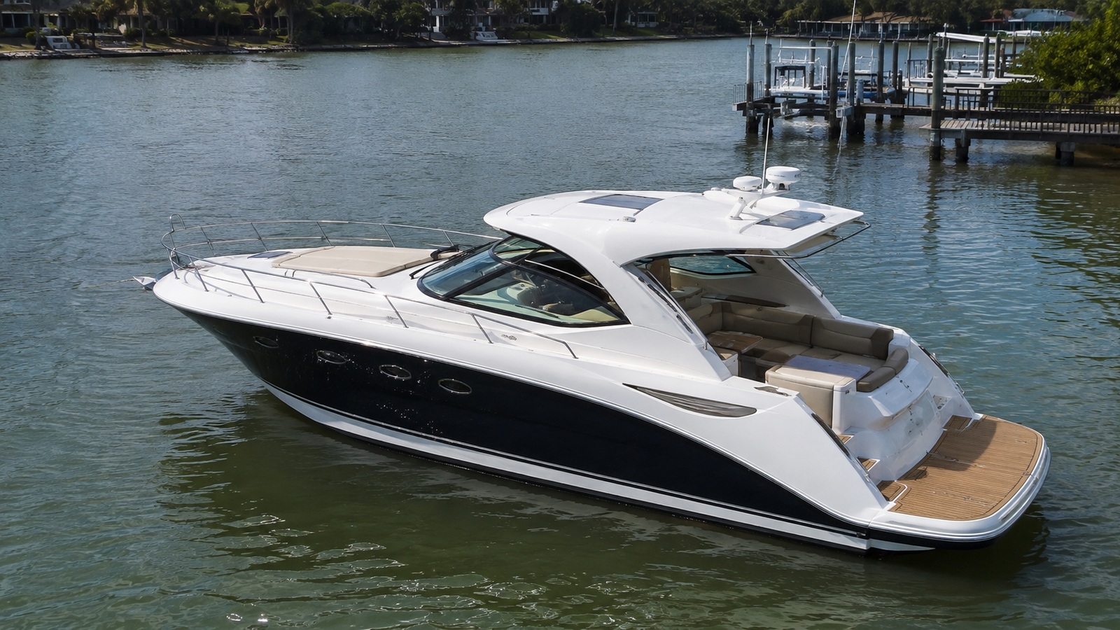 sea ray 440 sport yacht elevated exterior 08