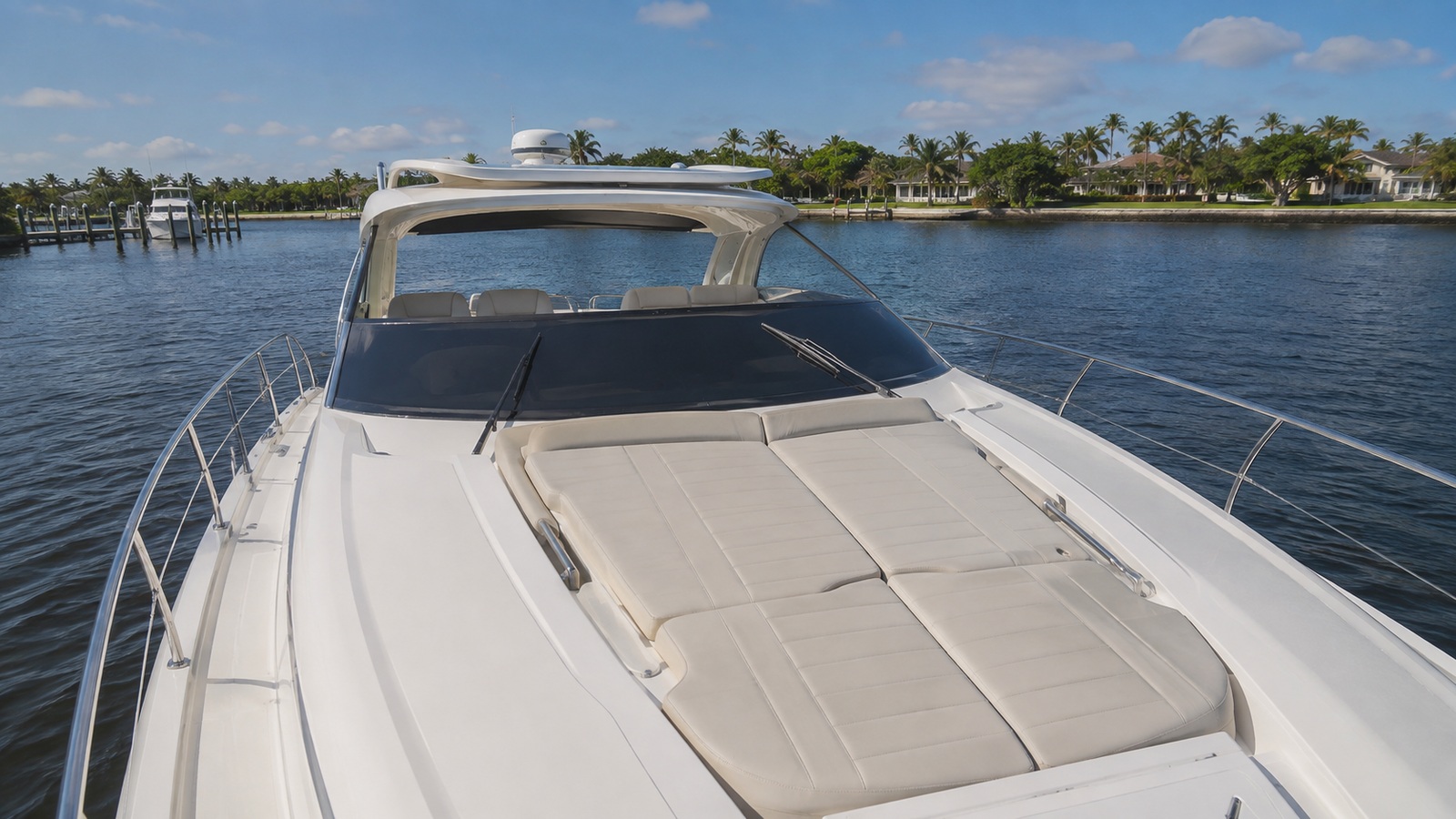 sea ray 440 sport yacht foredeck lounge 10