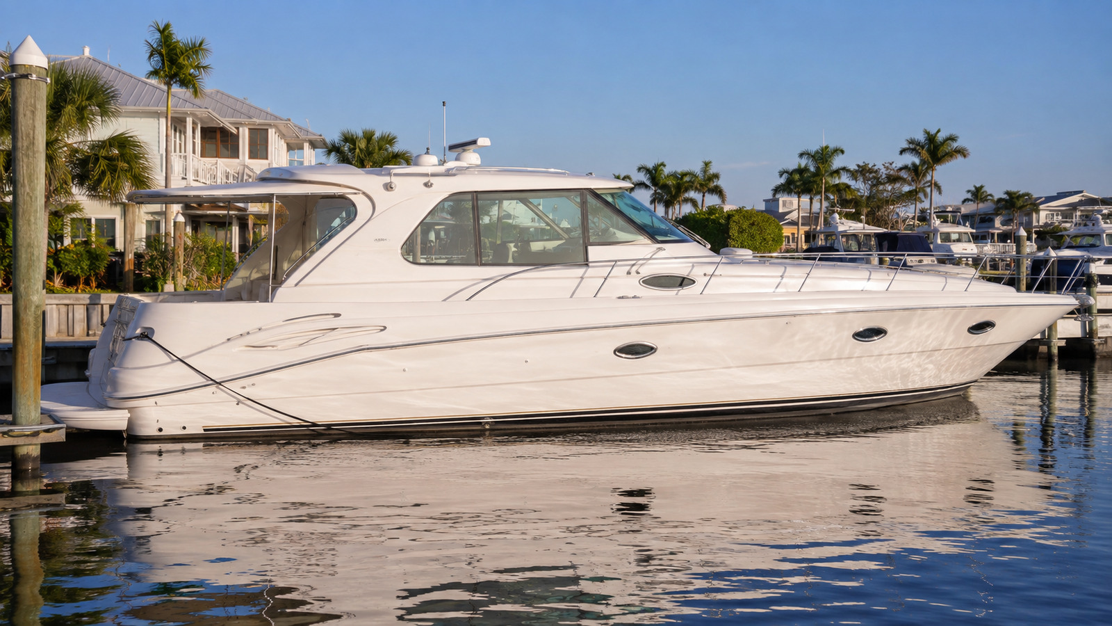 sea ray 480 motor yacht dockside profile 06
