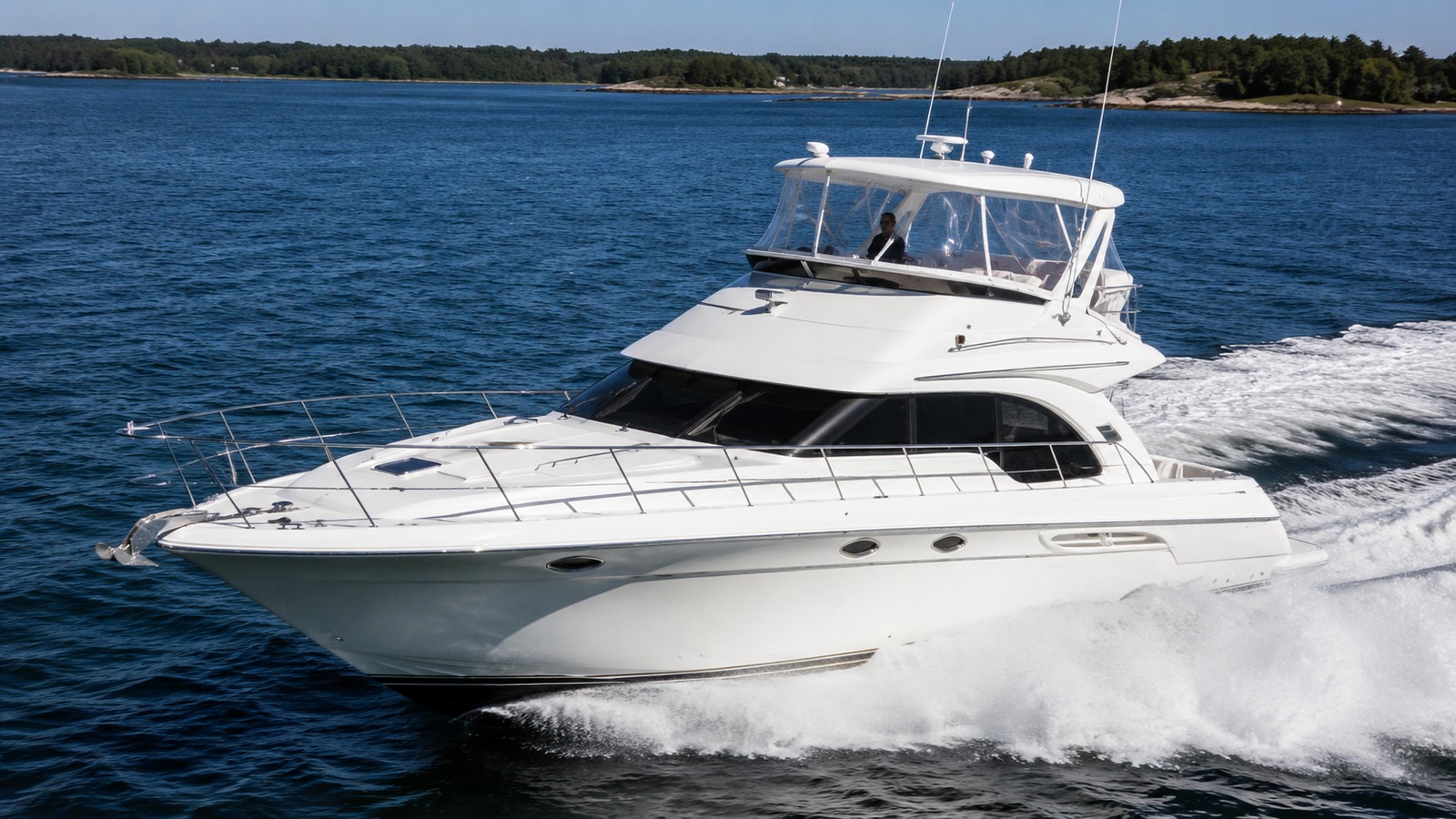 sea ray 480 sedan bridge premium exterior hero 25