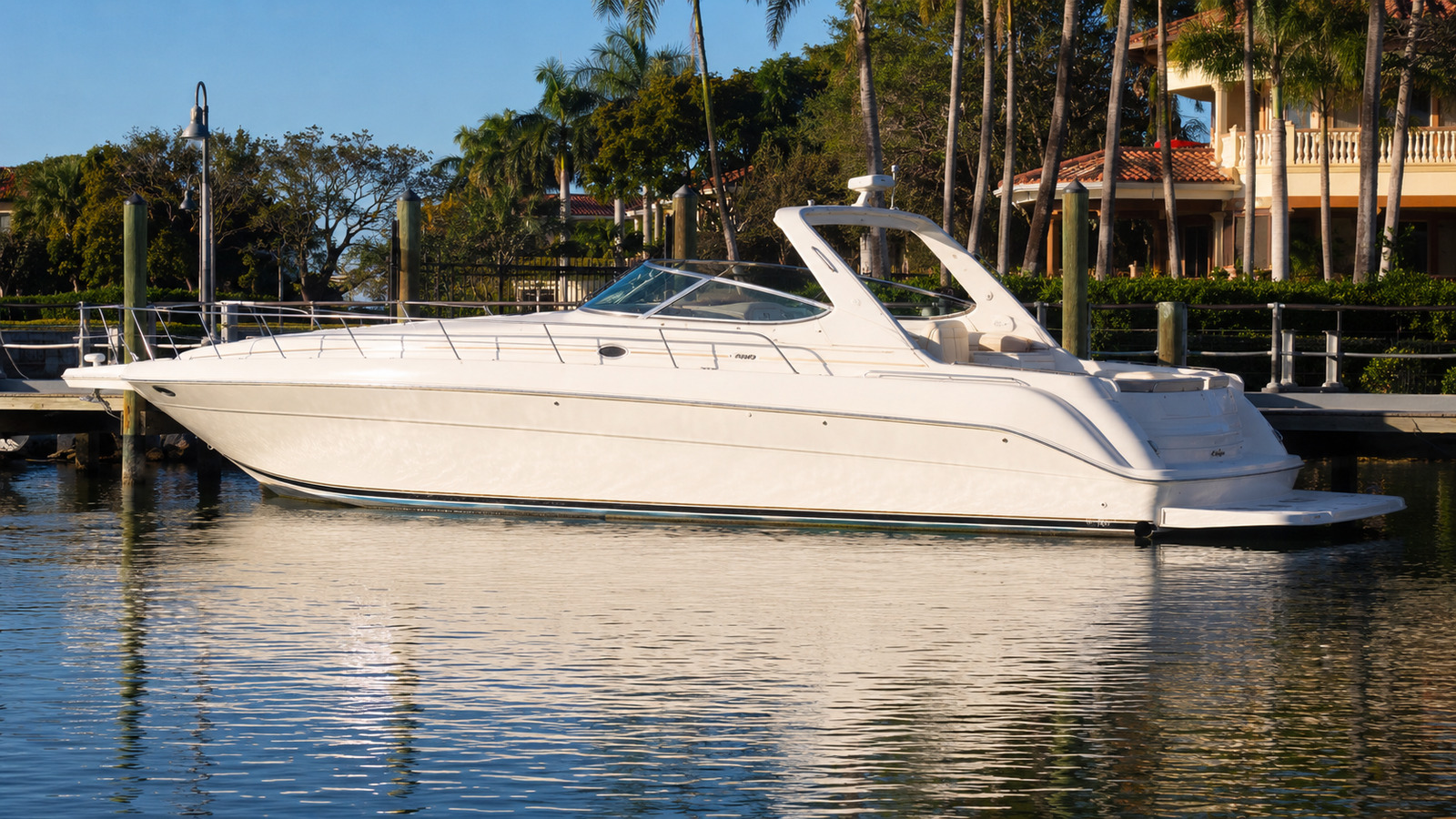 sea ray 500 express cruiser dockside profile 05