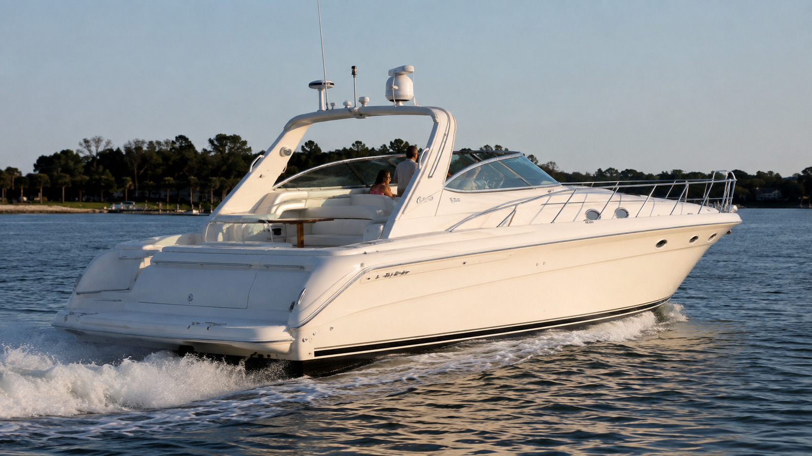 sea ray 500 express cruiser rear quarter running 03
