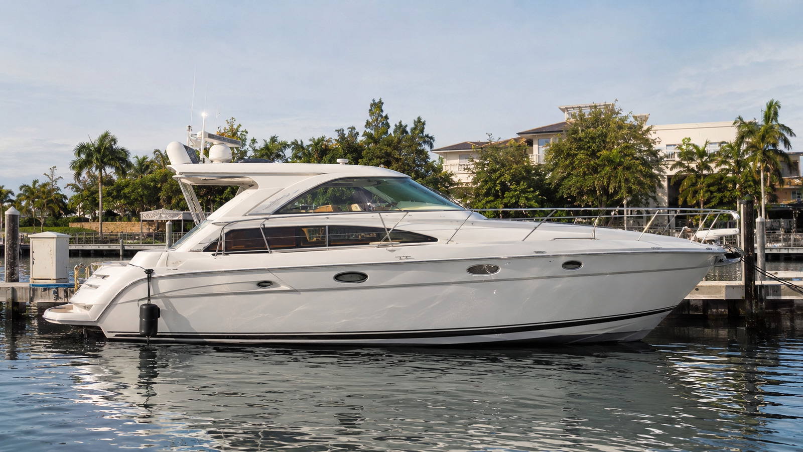 sea ray 500 motor yacht dockside profile 06