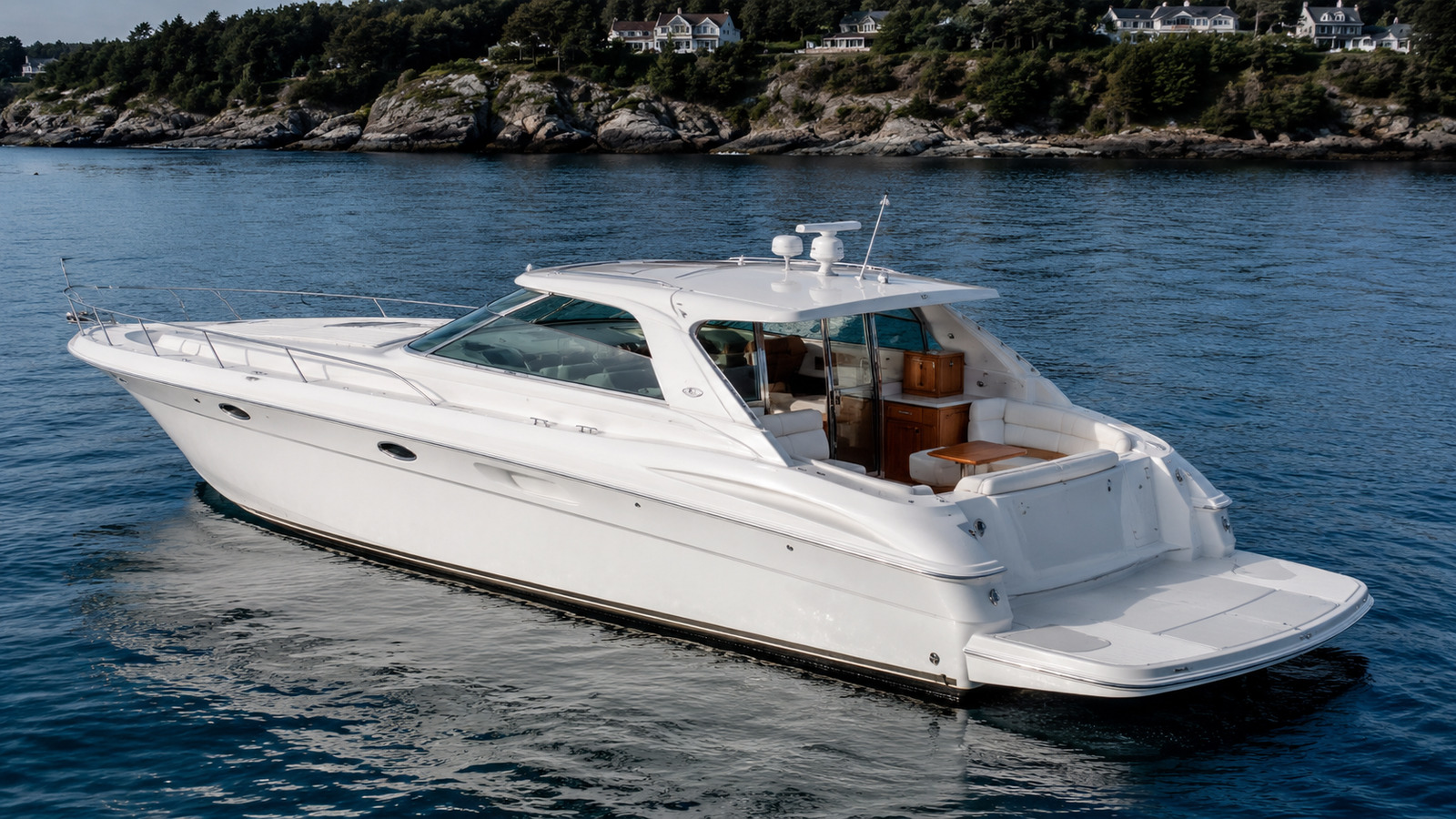 sea ray 500 motor yacht elevated exterior 09
