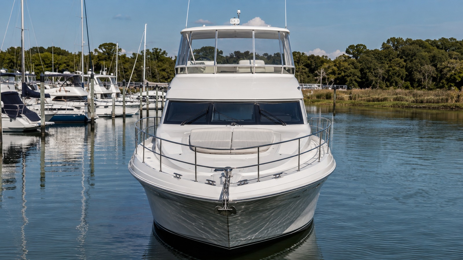 sea ray 500 sedan bridge bow on marina 08