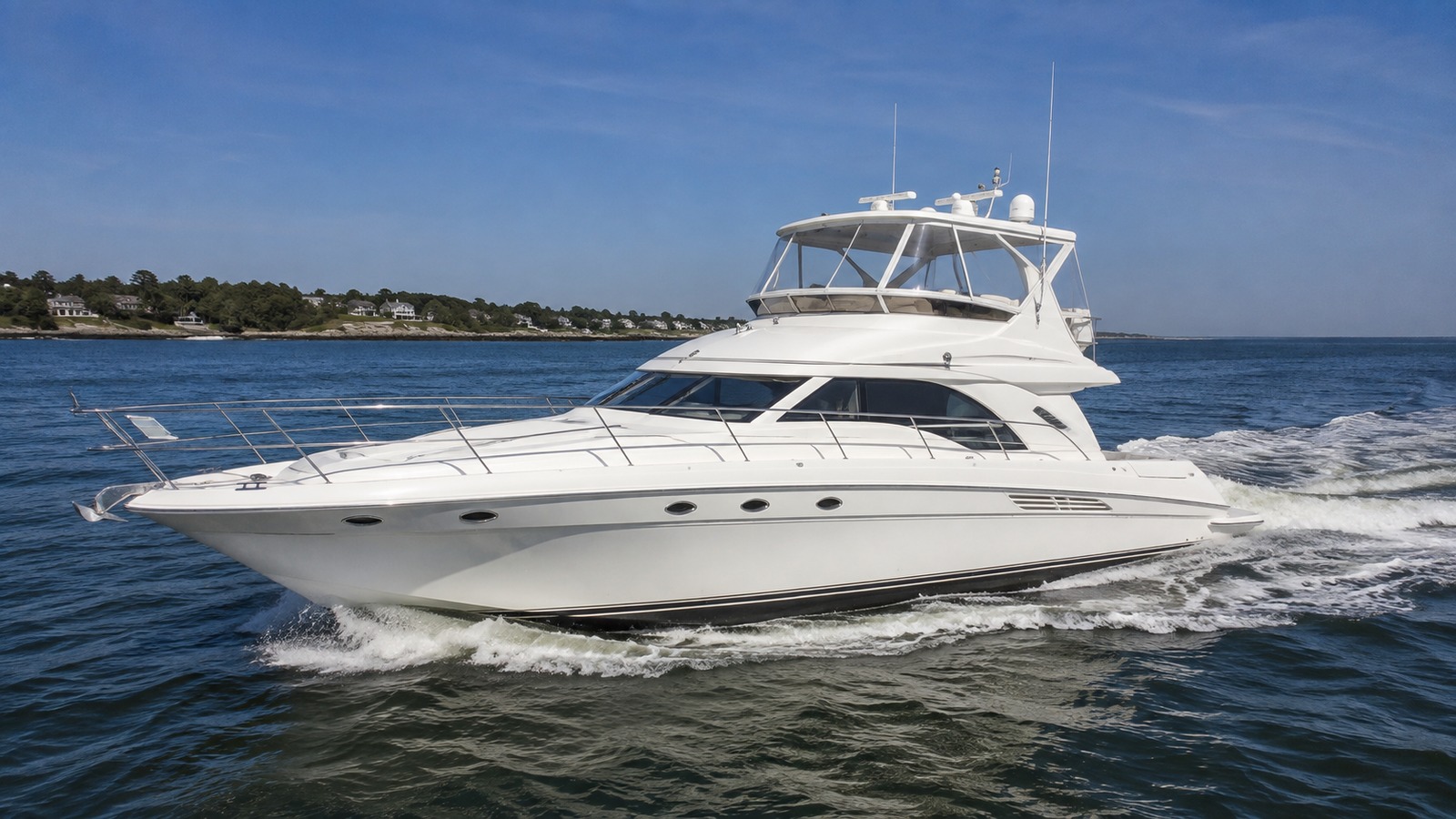 sea ray 500 sedan bridge premium exterior hero 25
