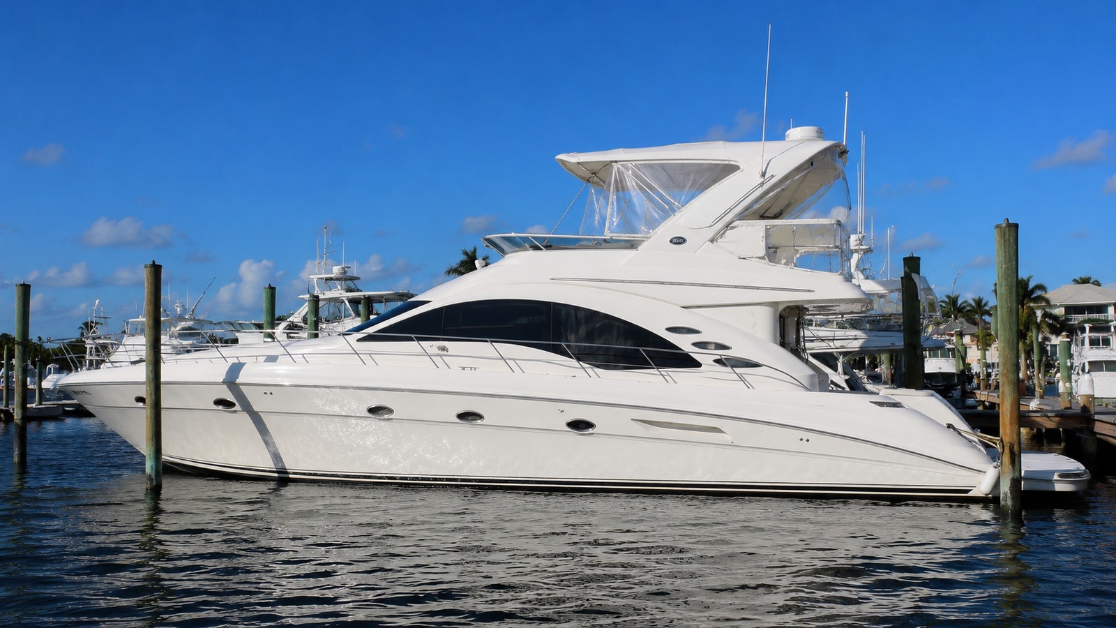 sea ray 520 sedan bridge dockside profile 05