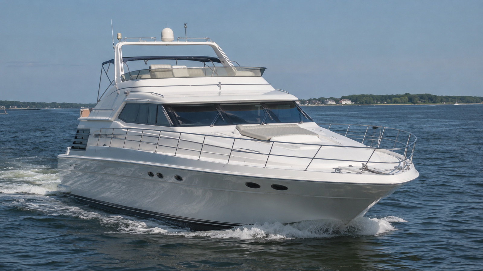 sea ray 550 sedan bridge bow on cruising 05