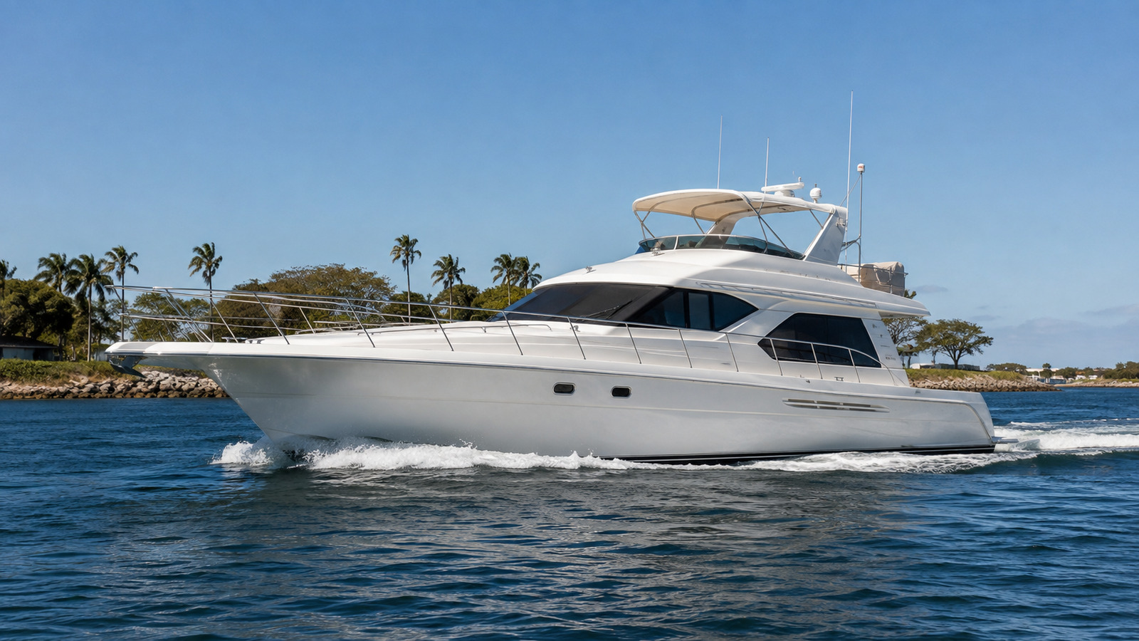 sea ray 550 sedan bridge front quarter running 02