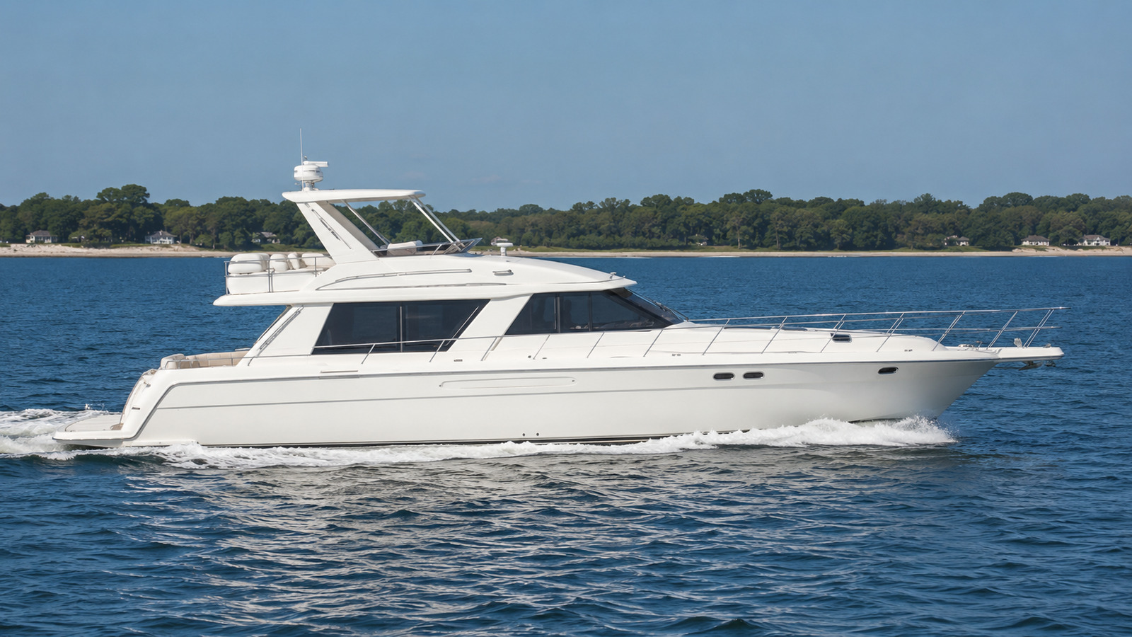 sea ray 550 sedan bridge side profile running 04