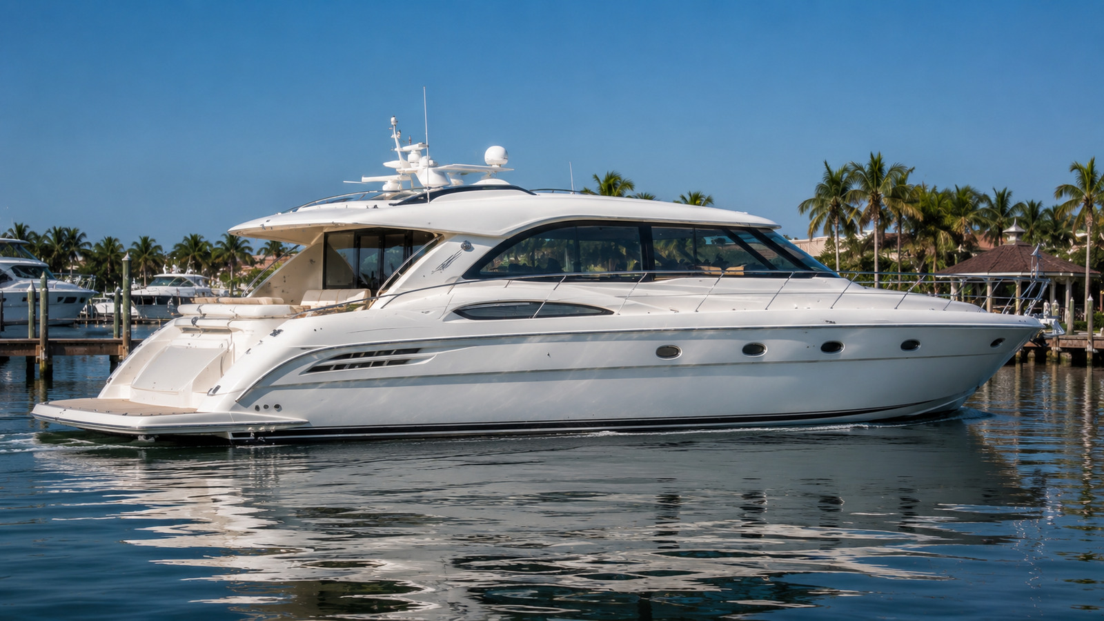 sea ray 560 motor yacht marina arrival 07