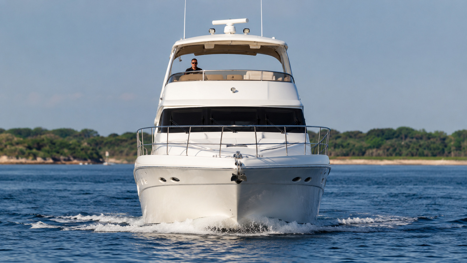 sea ray 560 sedan bridge bow on cruising 05