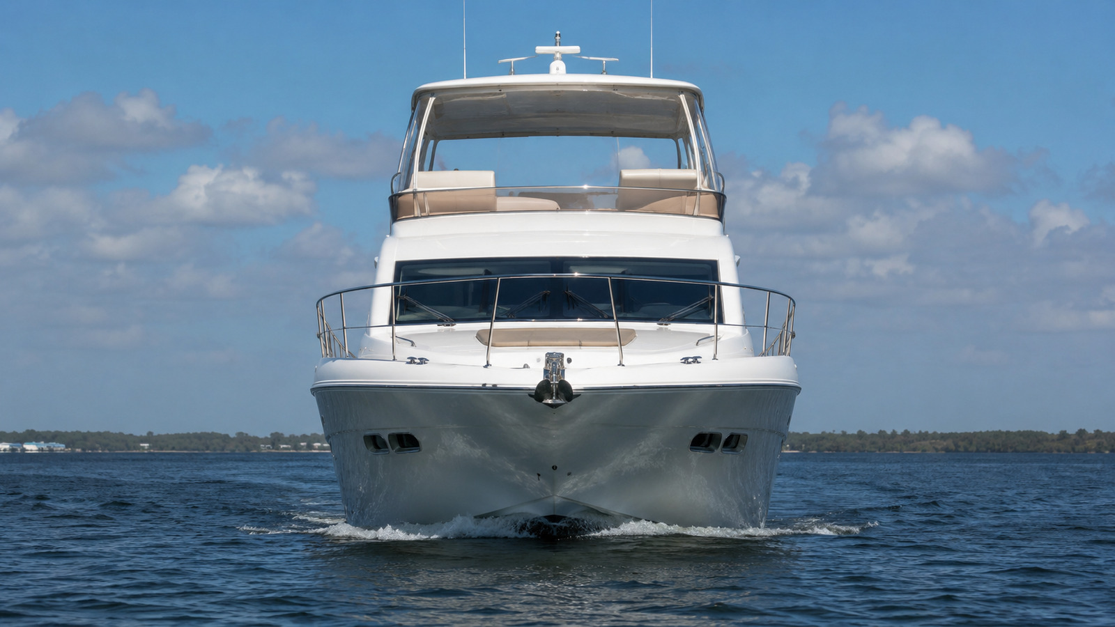sea ray 580 sedan bridge bow on cruising 05