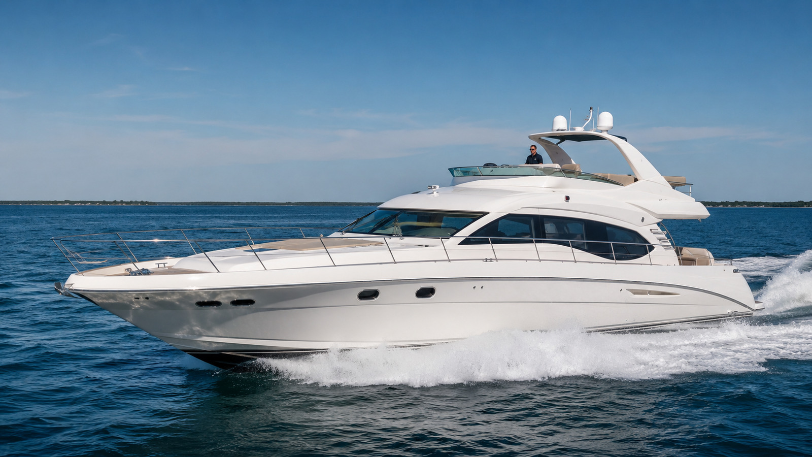 sea ray 580 sedan bridge front quarter running 02