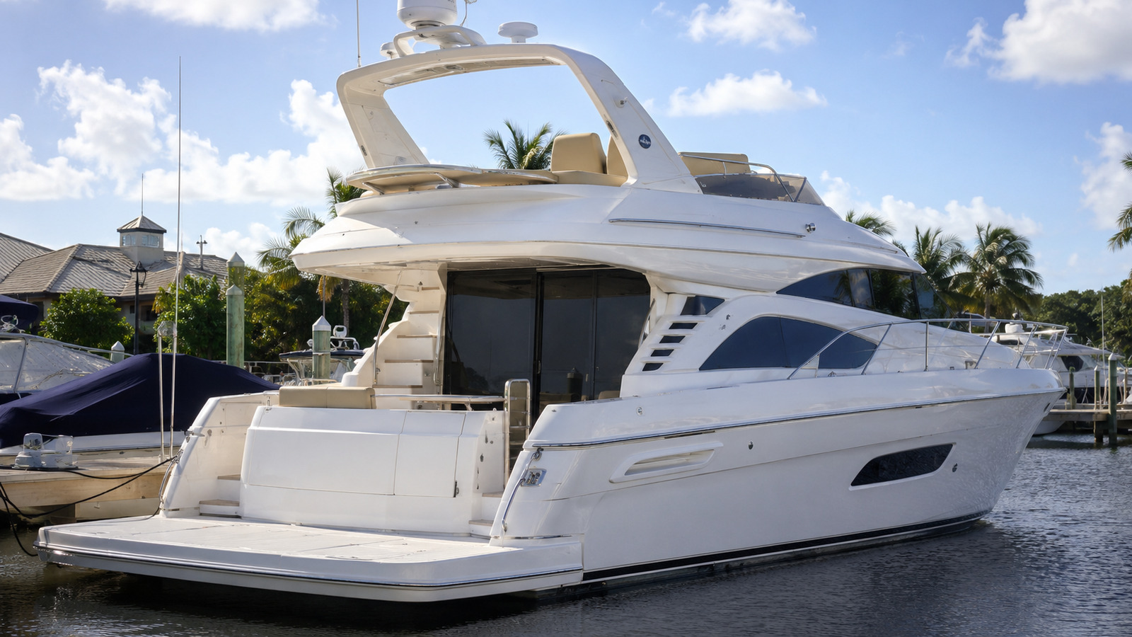 sea ray 580 sedan bridge stern quarter dockside 08