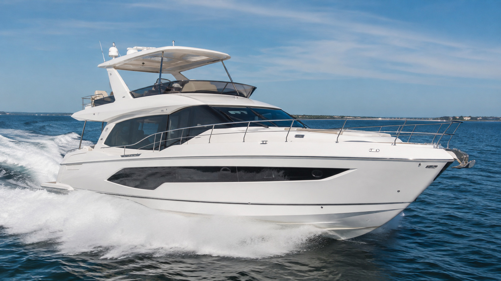 sea ray 610 sedan bridge front quarter running 02
