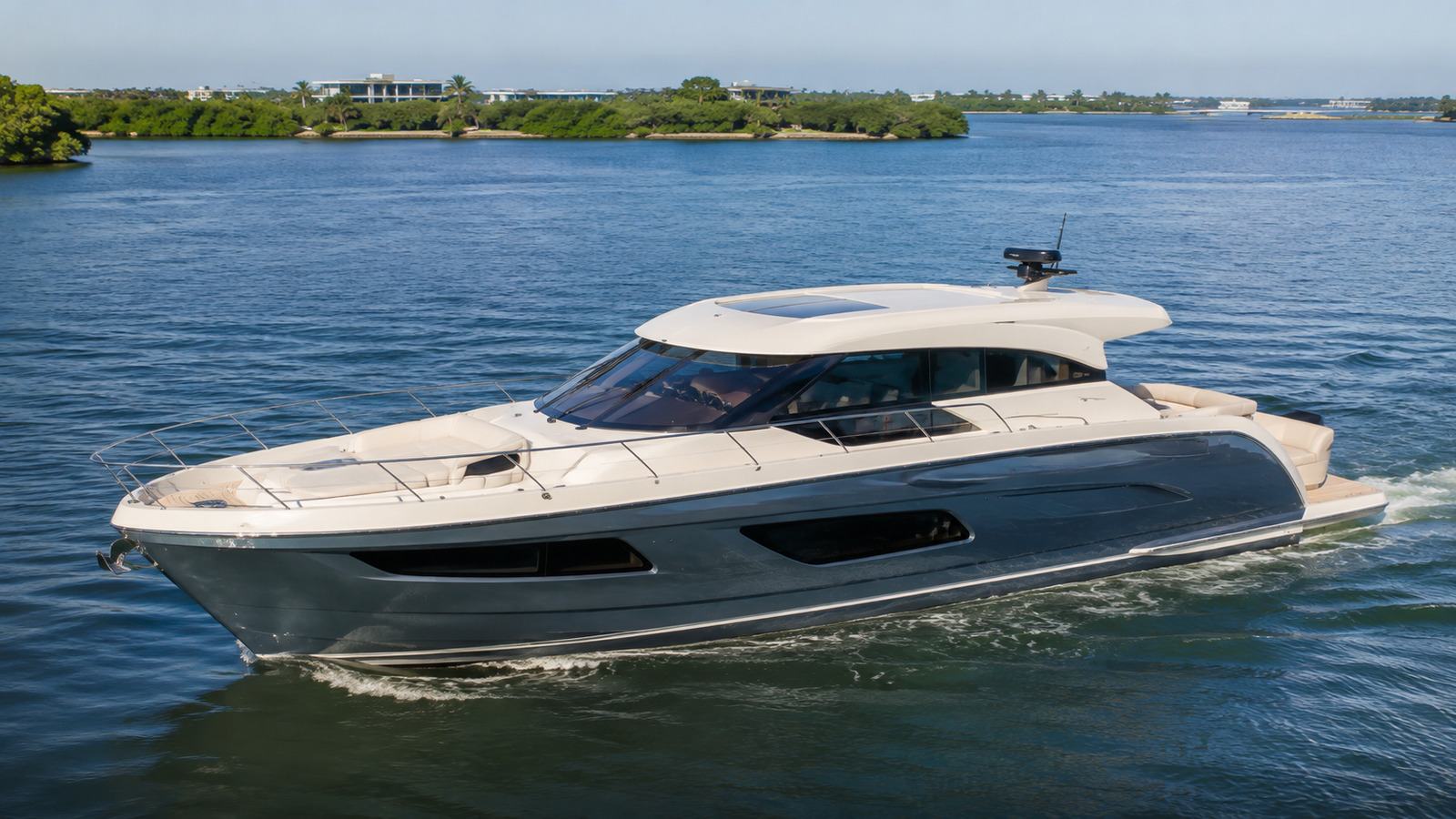 sea ray l550 elevated exterior 06