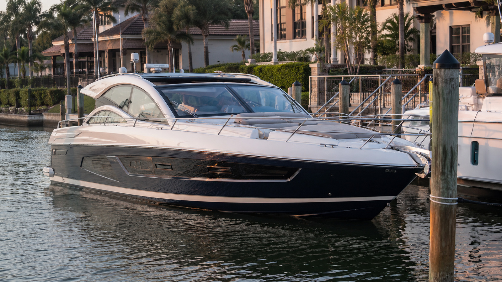 sea ray l550 luxury marina arrival 05