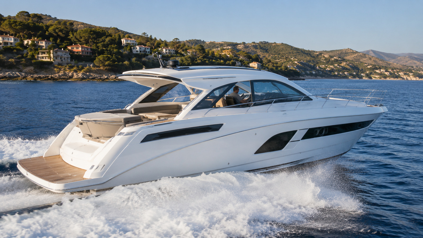 sea ray l550 premium exterior hero 25