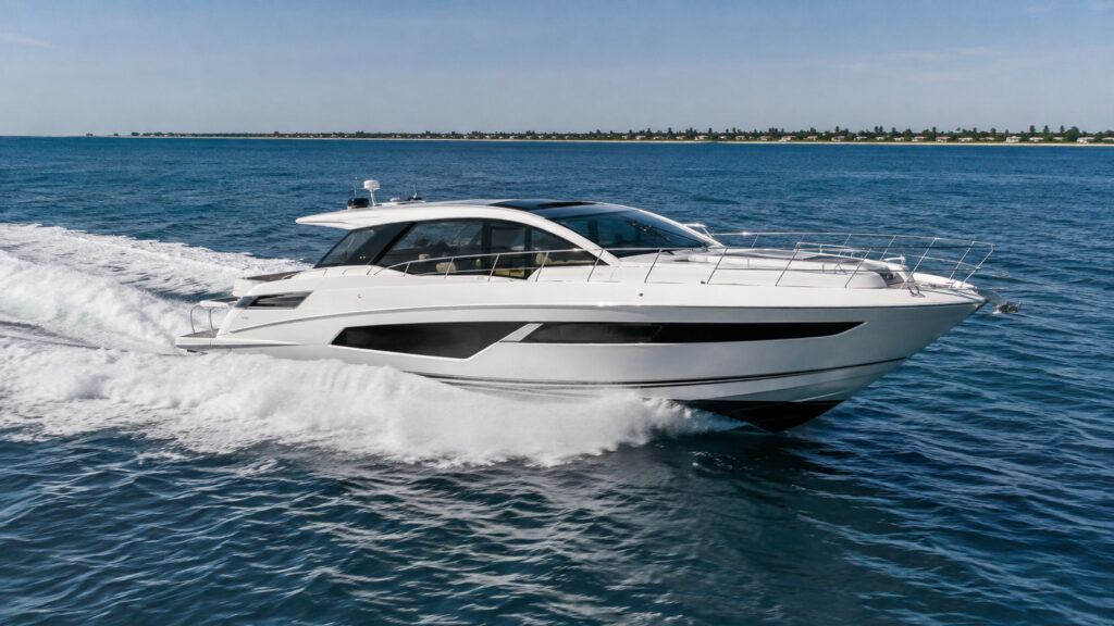 sea ray l590 flagship running hero 01