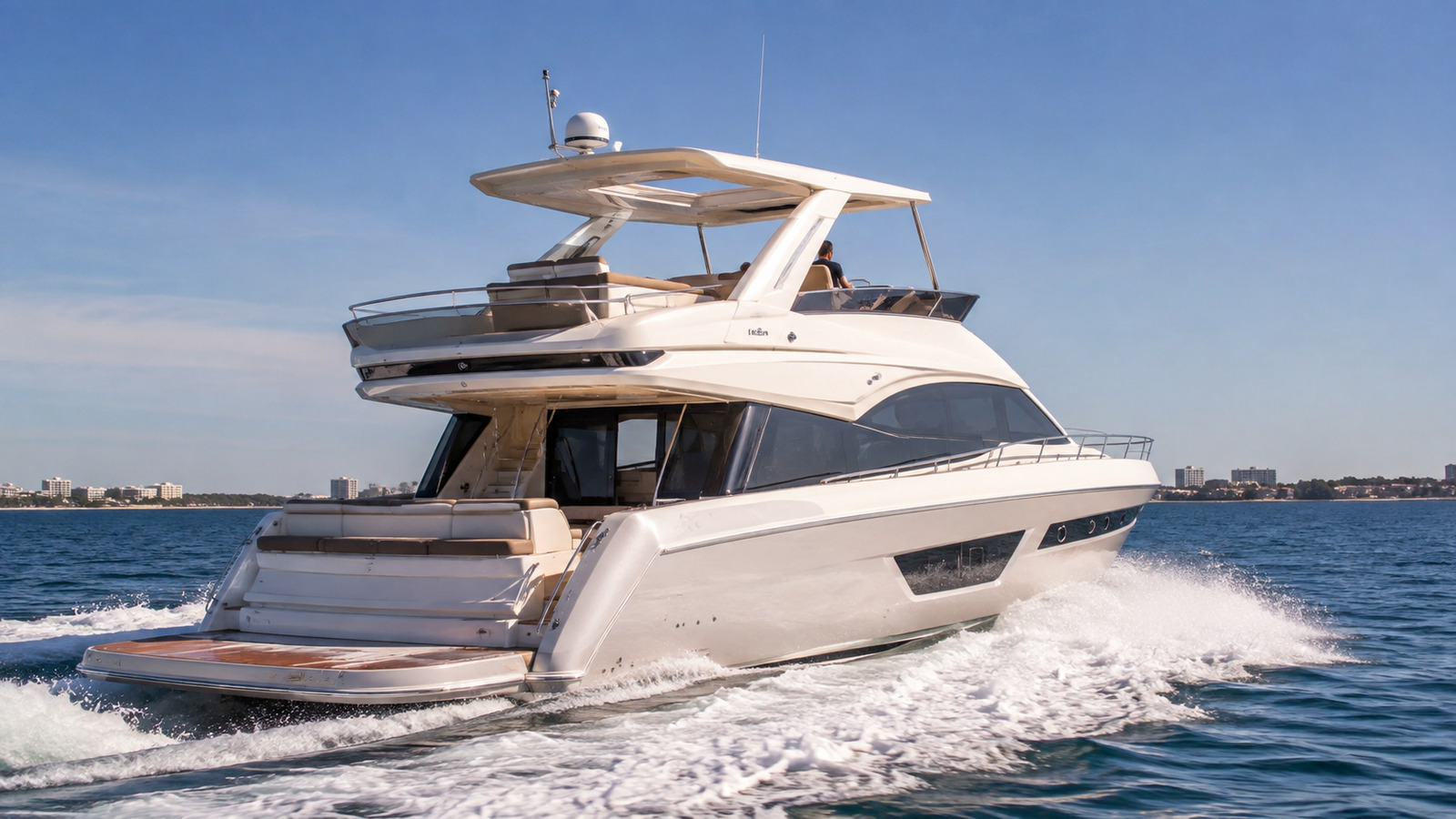 sea ray l590 fly rear quarter running 03