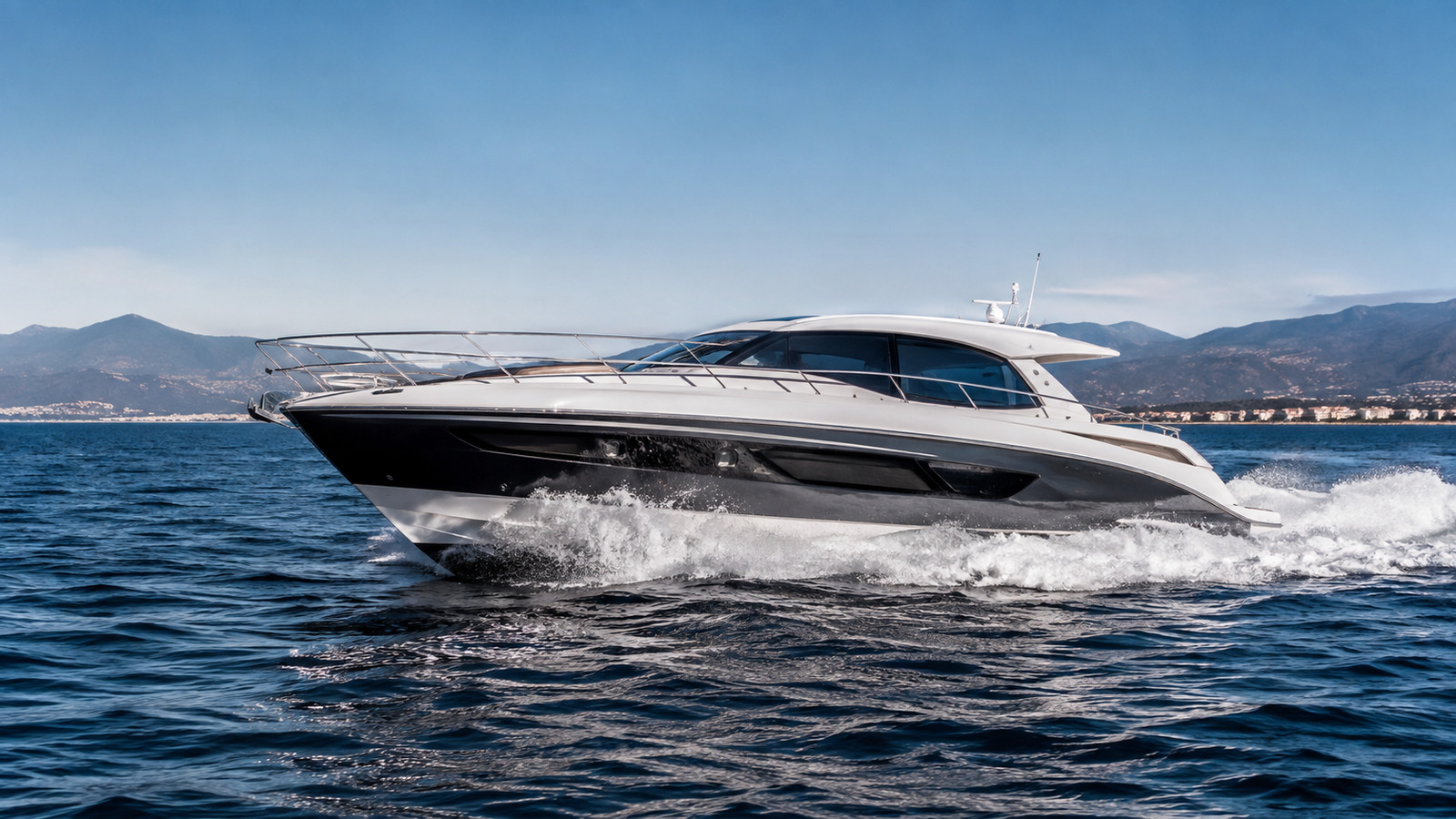 sea ray l590 front quarter running 02