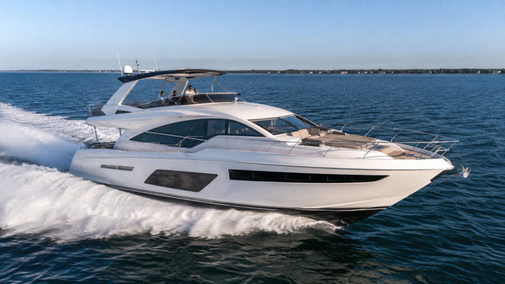 sea ray l650 fly flagship running hero 01