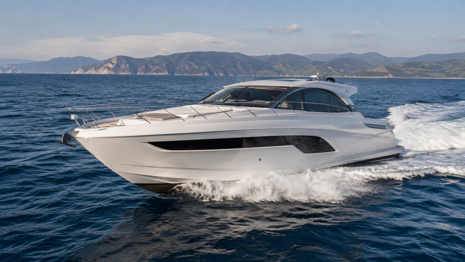 sea ray l650 front quarter running 02