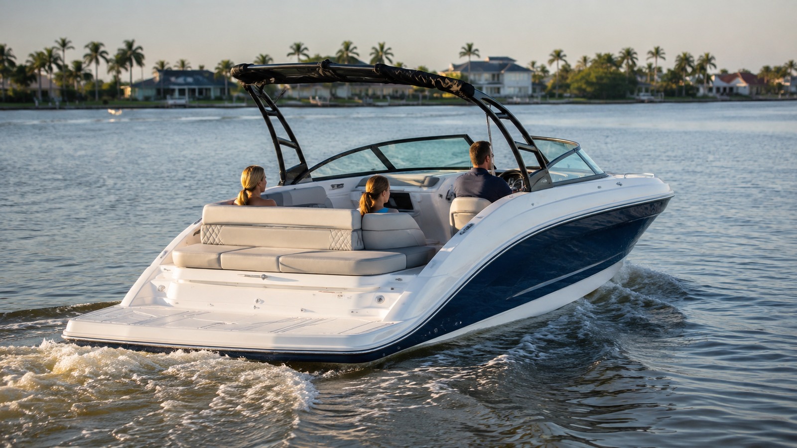 sea ray sdx 230 rear quarter running 03