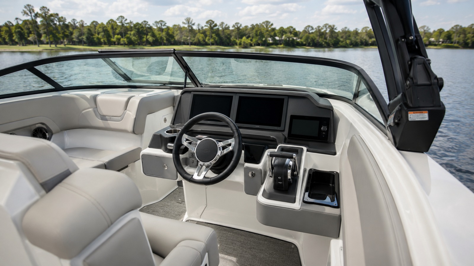 sea ray sdx 230 surf helm detail 09