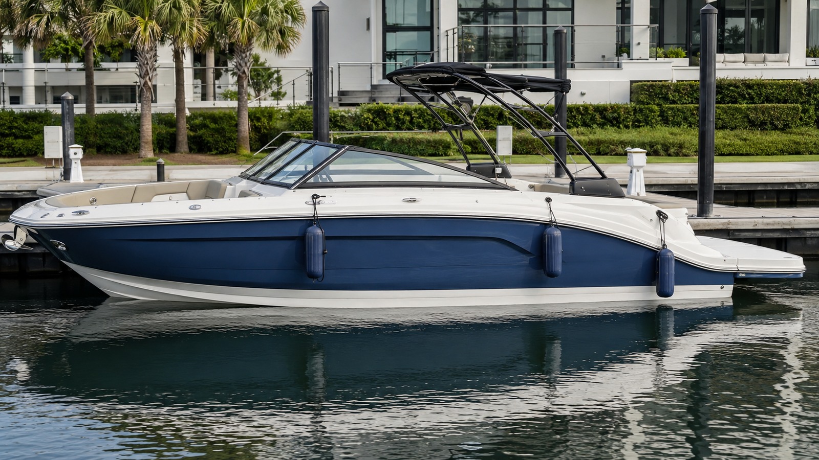 sea ray sdx 250 dockside profile 05