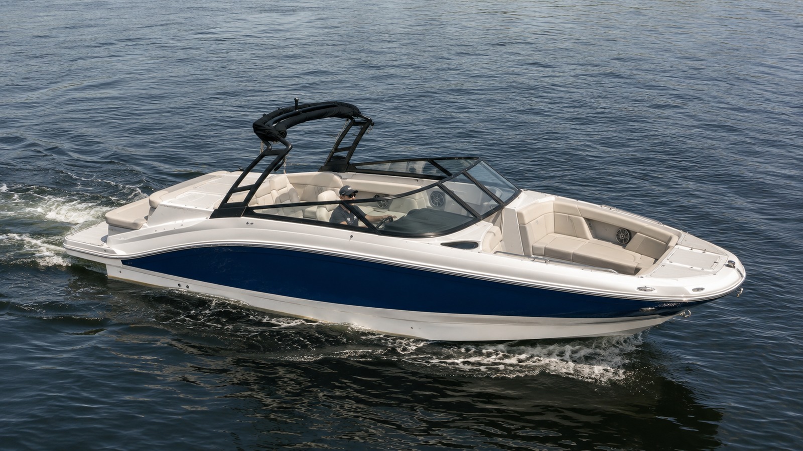 sea ray sdx 250 elevated exterior 06