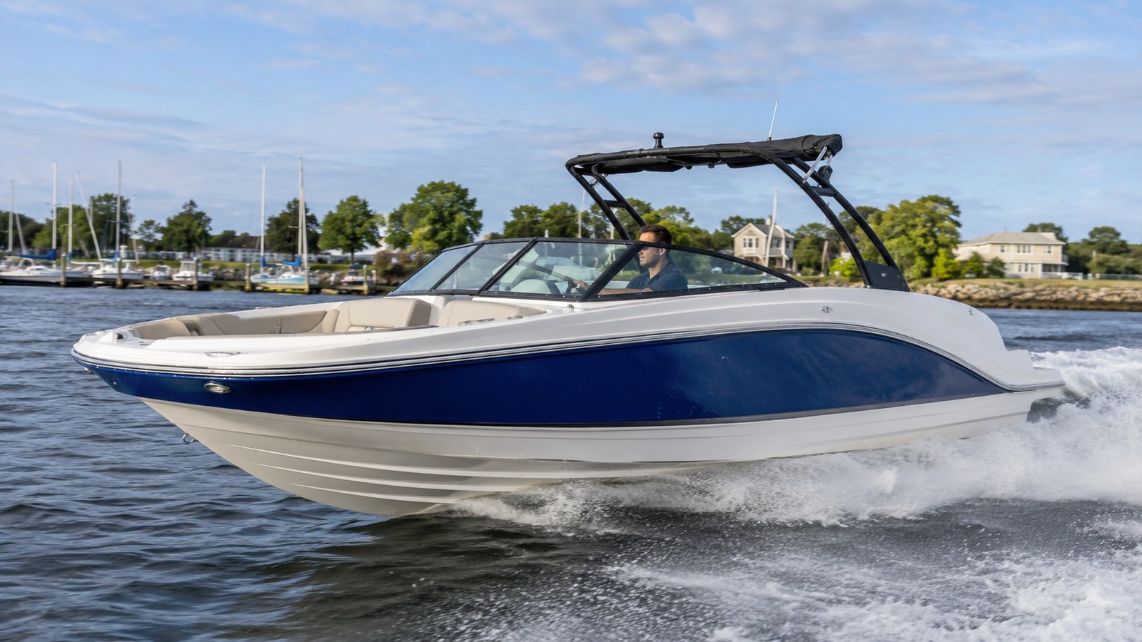 sea ray sdx 250 front quarter running 02