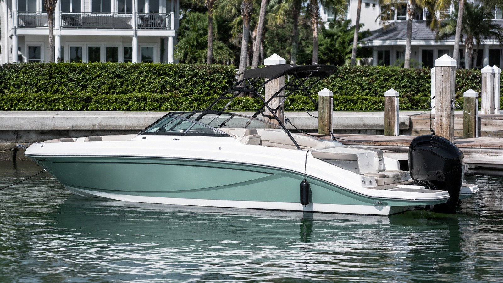 sea ray sdx 250 outboard dockside profile 05