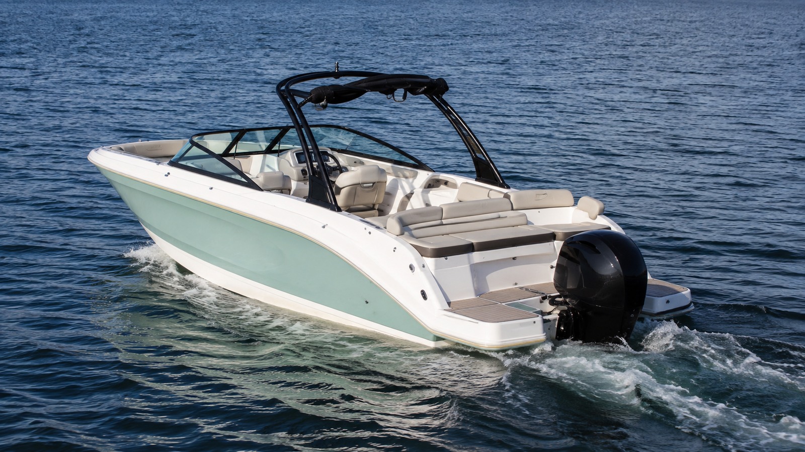 sea ray sdx 250 outboard elevated exterior 06