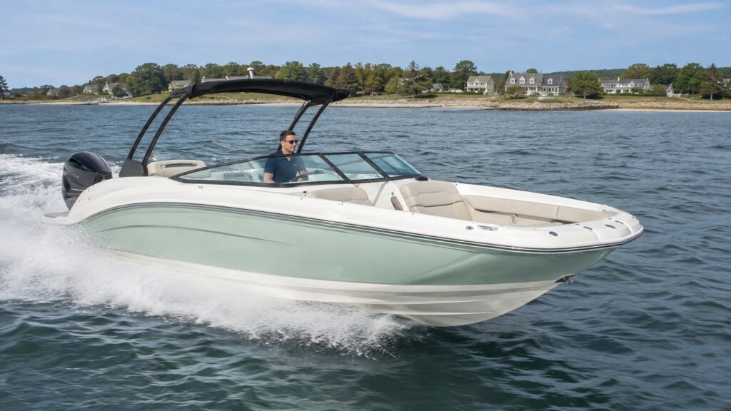 sea ray sdx 250 outboard running hero 01