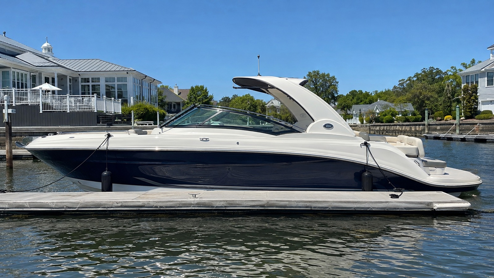 sea ray sdx 270 dockside profile 05