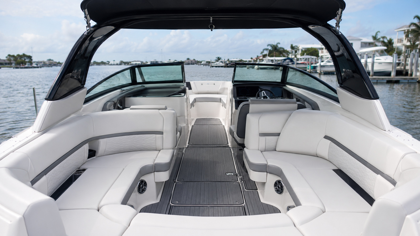 sea ray sdx 270 surf cockpit wide 08