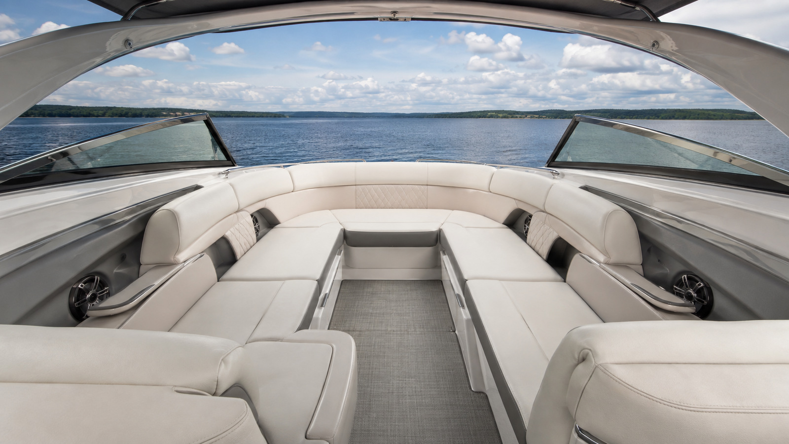 sea ray sdx 290 bow lounge wide 07