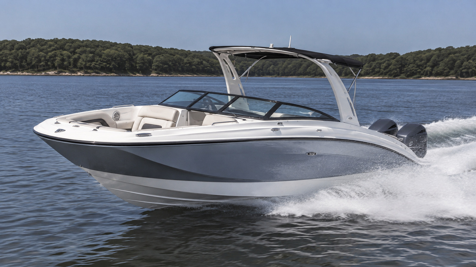sea ray sdx 290 outboard front quarter running 02