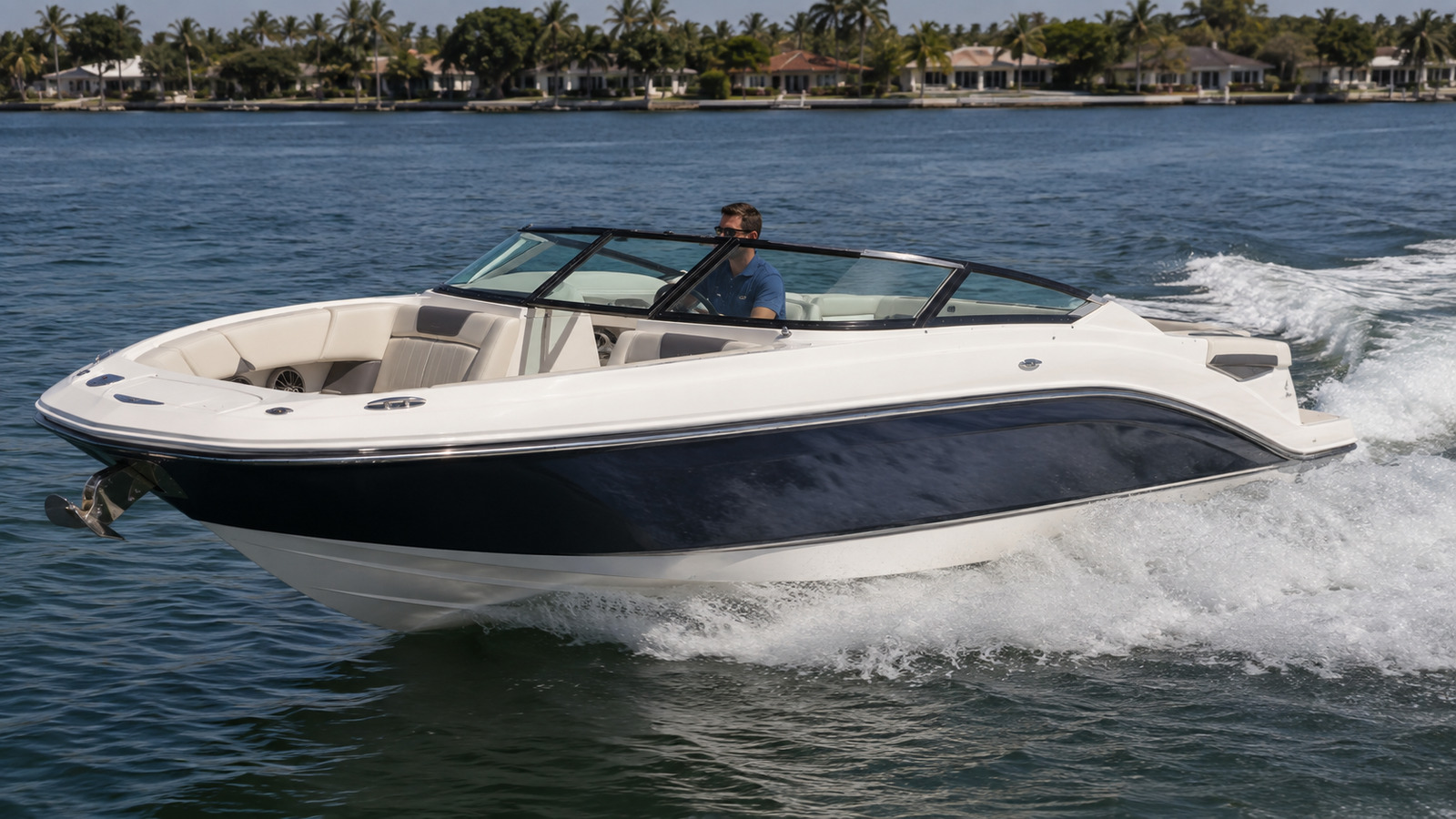 sea ray slx 260 front quarter running 02