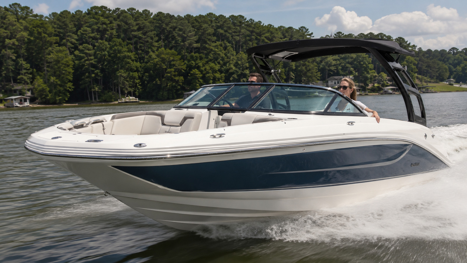 sea ray slx 280 front quarter running 02