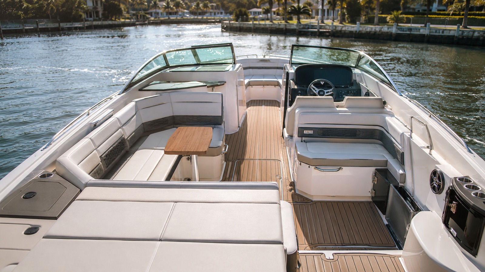 sea ray slx 310 outboard cockpit wide 08
