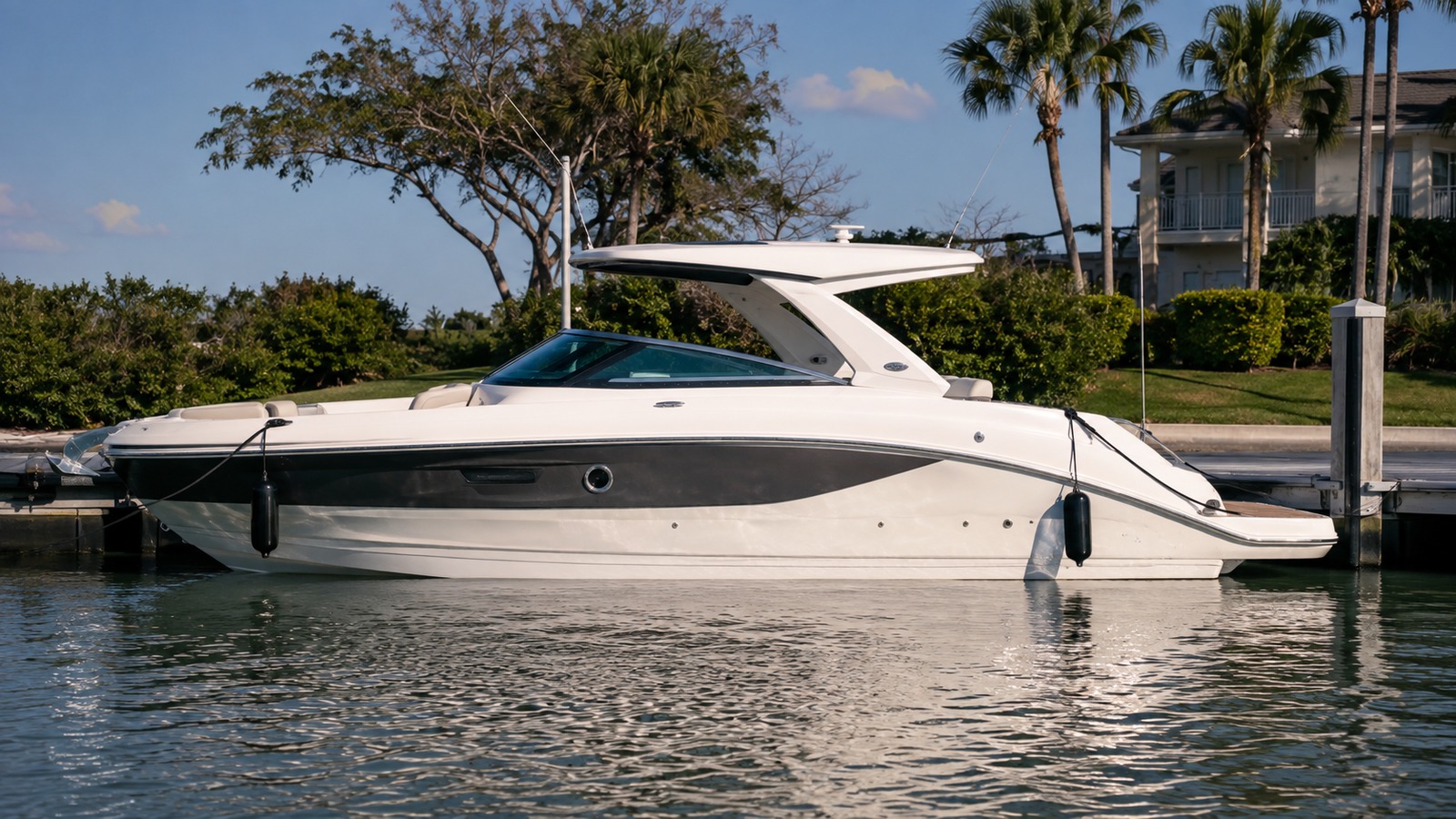 sea ray slx 350 dockside profile 05