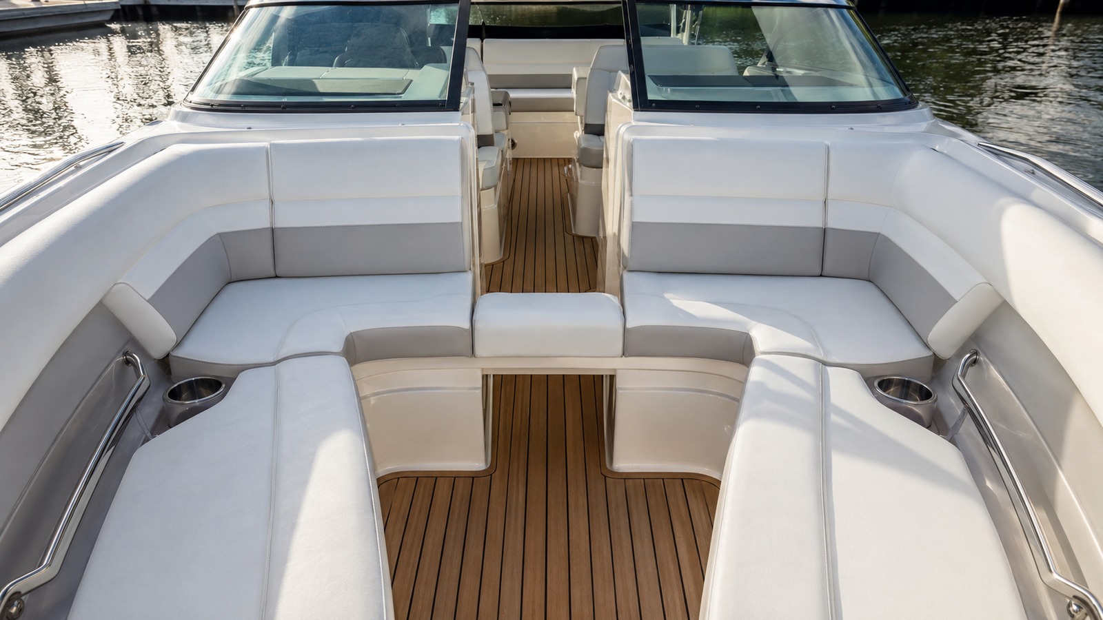 sea ray slx 350 outboard bow lounge wide 07