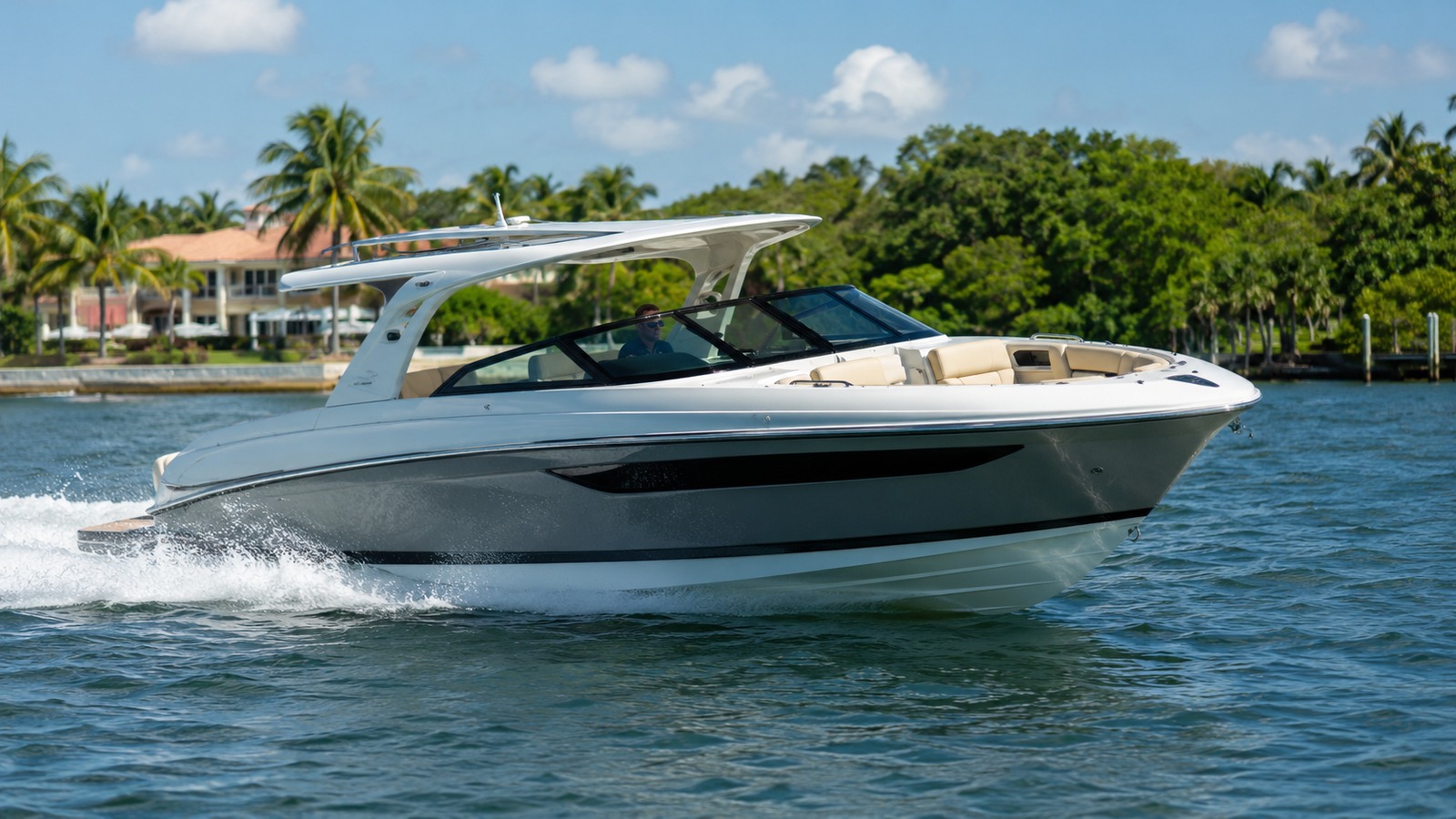 sea ray slx 400 front quarter running 02
