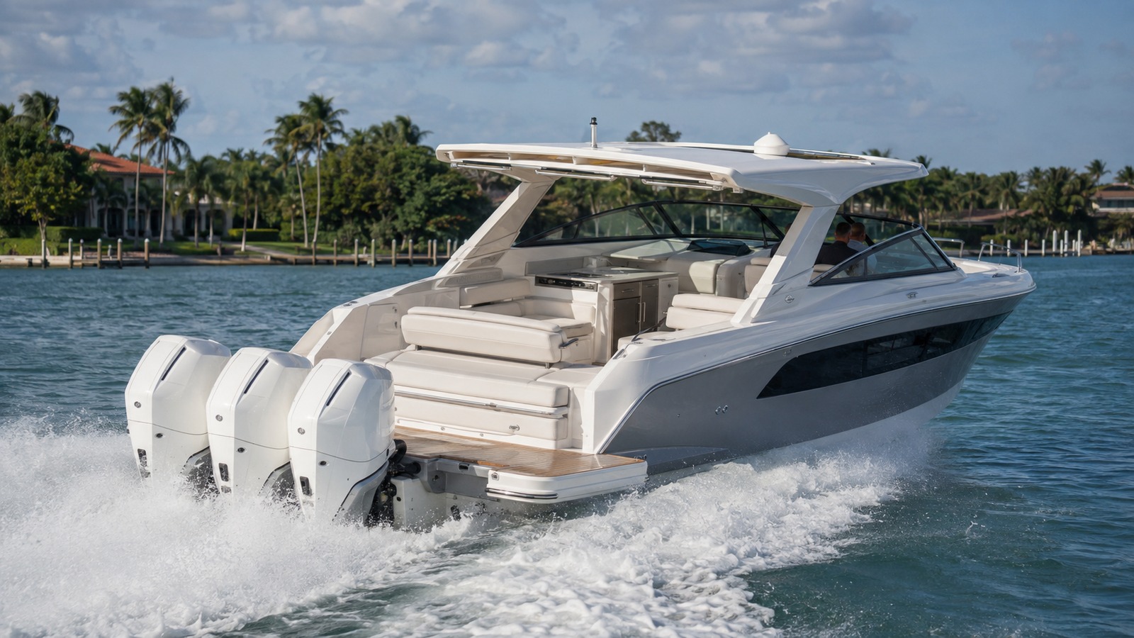 sea ray slx 400 outboard rear quarter running 03