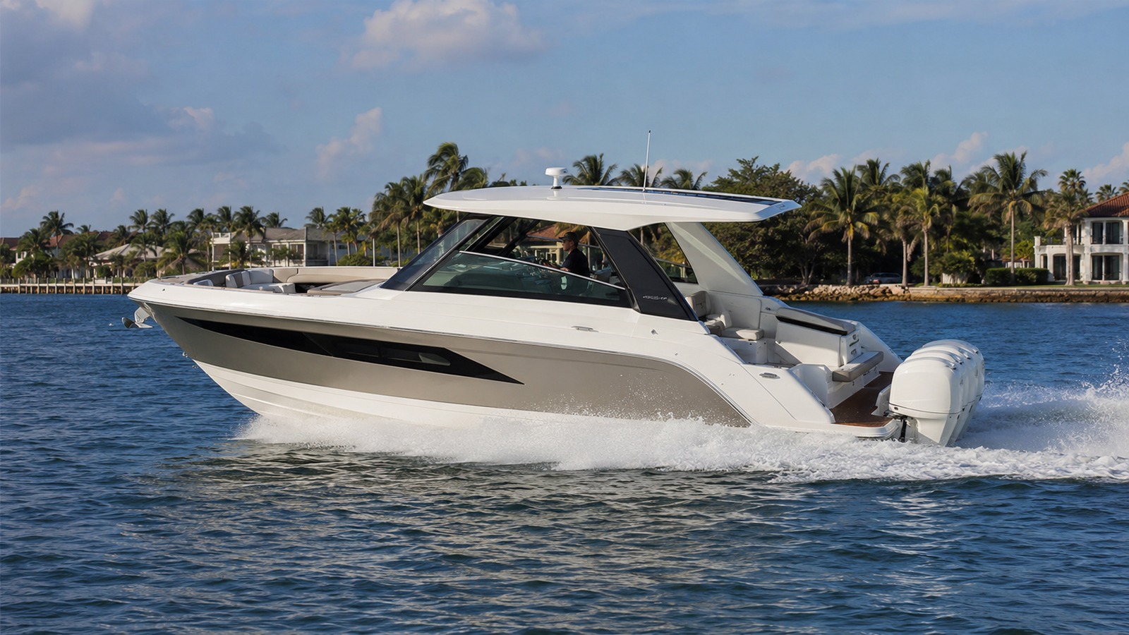 sea ray slx 400 outboard side profile running 04